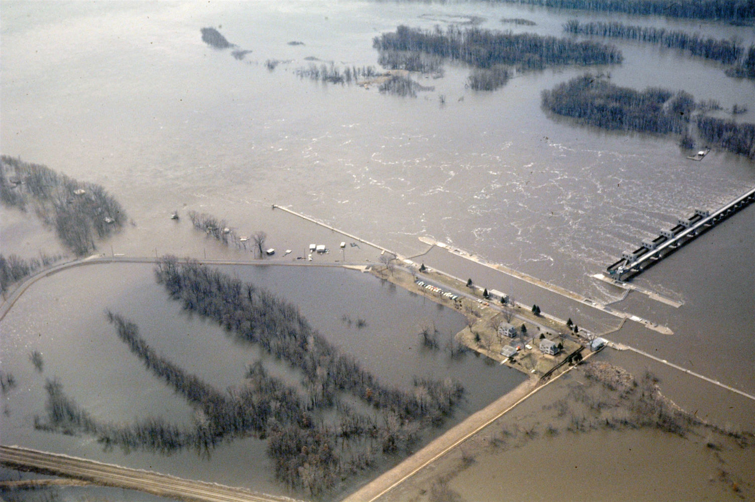 From Tribune files: Photos from the Great Flood of 1965